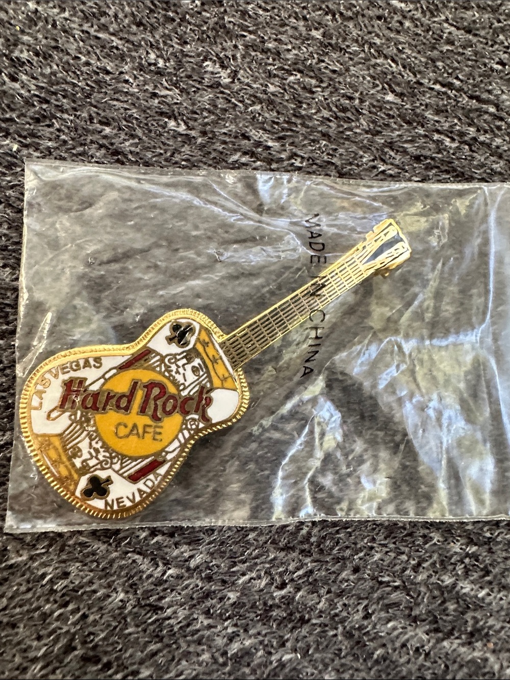 Vintage las Vegas Hard Rock Cafe Gold, White & Red Guitar pin